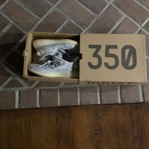 Yeezys boost 520 v2 static non reflective